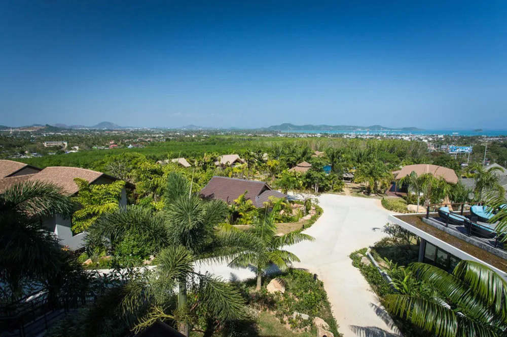 Beach & Waterfront