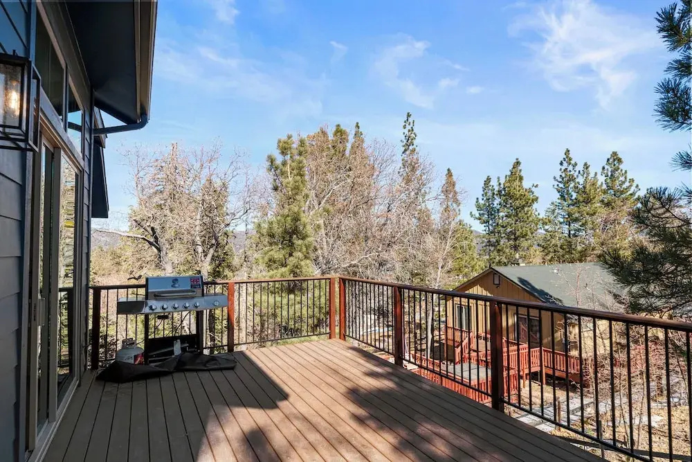 Pine Meadow All Seasons Lodge