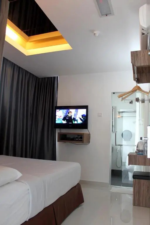 Dream Hotel