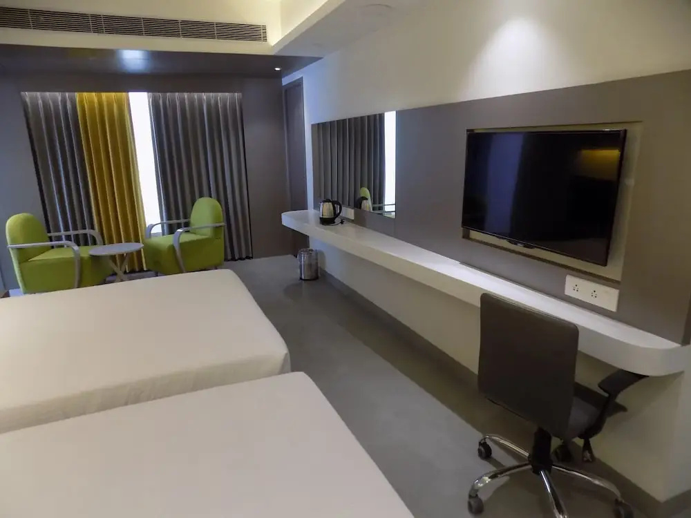 ZIBE Luxe Hyderabad by GRT Hotels - Chambres