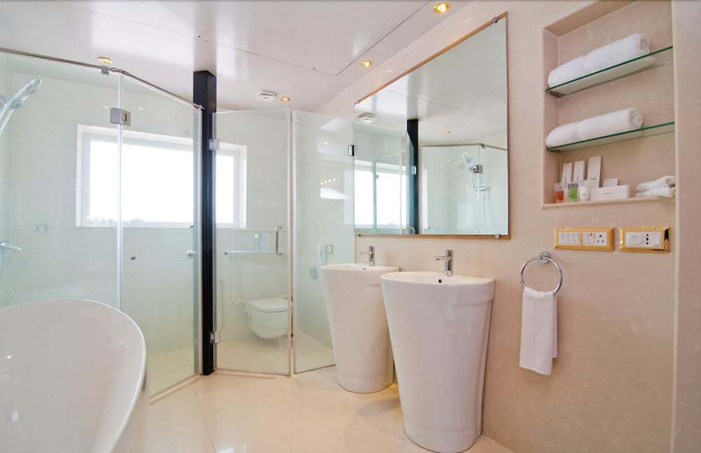 White Pearl Suites