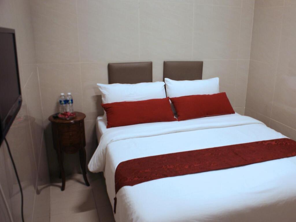 Aura Hotel