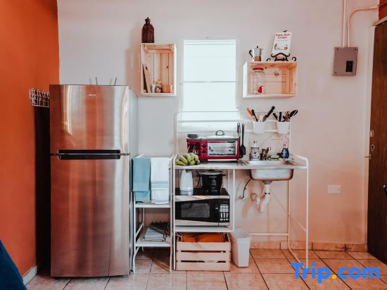 2 Cozy College Student Room with AC, Wi-Fi, Kitchenette