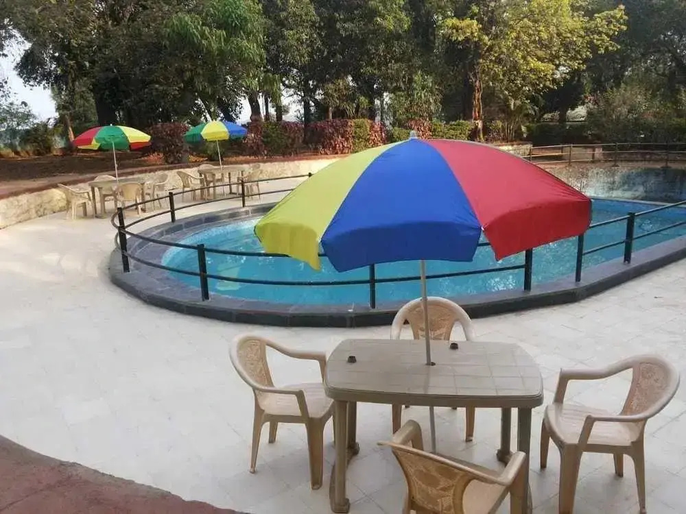 Hotel Girija Resort