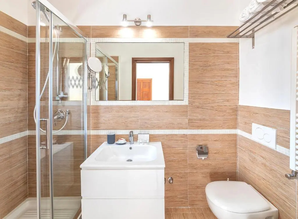 Standard Double room with balcony (full double bed)