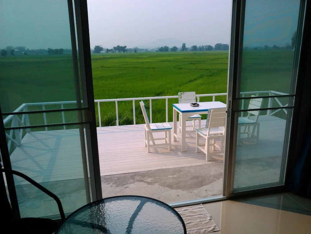 Deluxe Double room with balcony (full double bed)