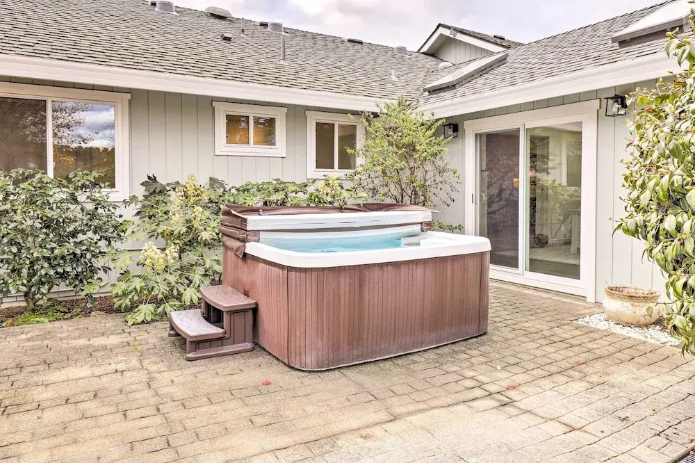 Peaceful Windsor Retreat w/ Private Hot Tub!