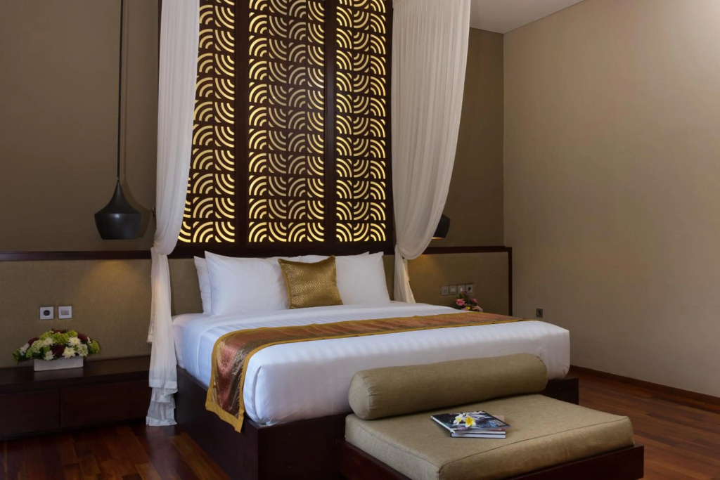 The Secret Villas — 4
