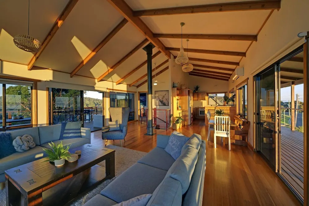 4 Bedrooms Cottage with ocean view