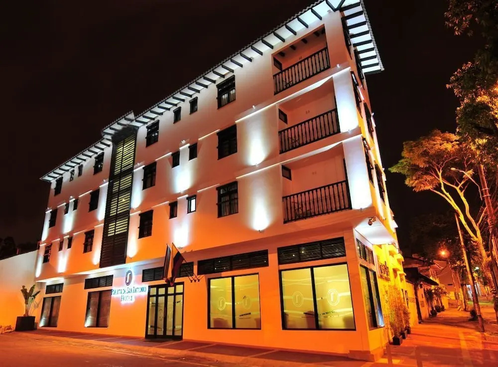 Hotel Puerta de San Antonio