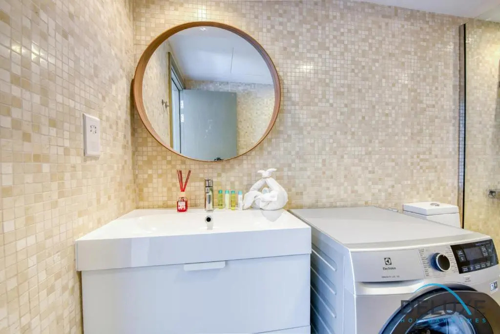One Bedroom Apartment in The Lofts Central, Downtown by Deluxe Holiday Homes - Chambres