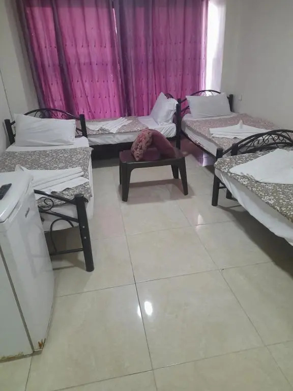 Farah Plaza Hostel & Apartments