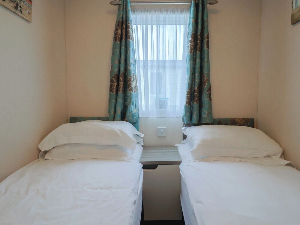 Gorse Hill 211 — 5