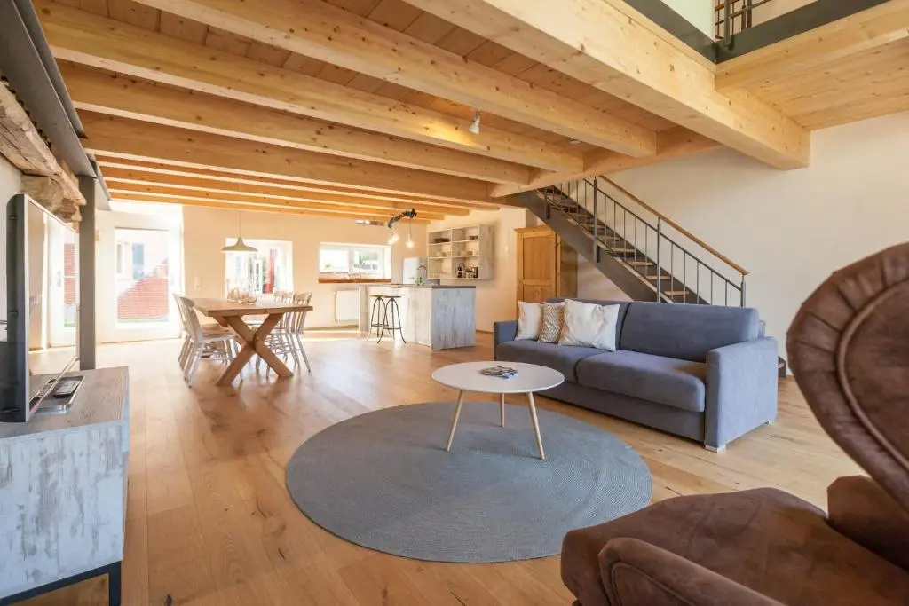3 Bedrooms Apartment