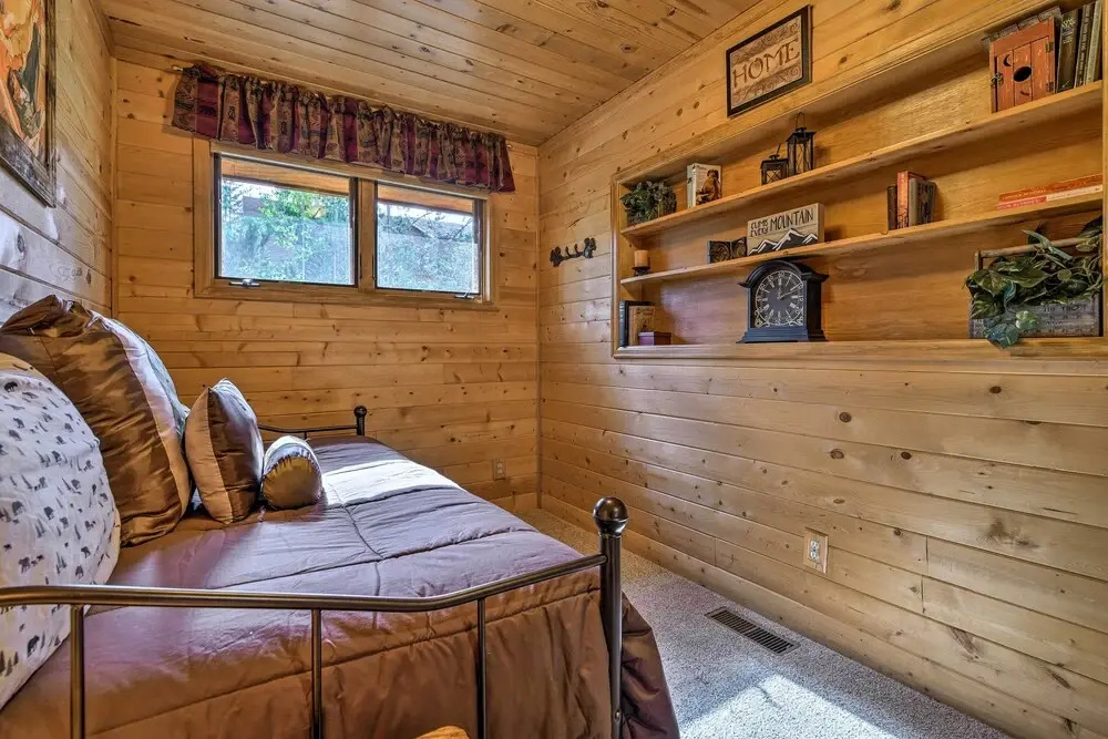 2 Mi to Rocky Mountain Nat'l Park: Cabin w/ Views - фото 9