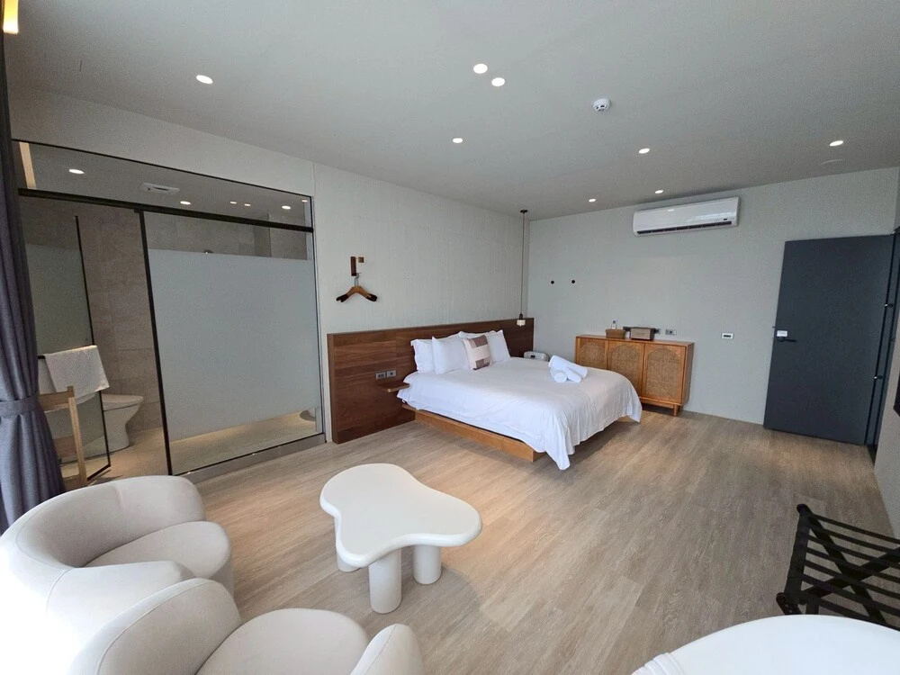 Deluxe Double room with mountain view (full double bed)
