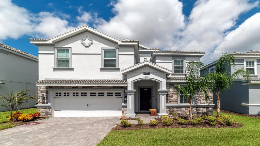 Spacious 8BR Home w Pool SPA Game Room Green View