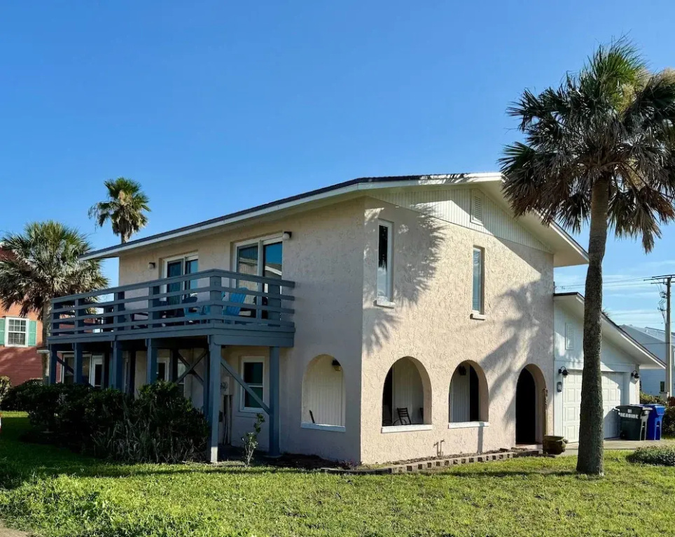 Spacious Seaside Cottage w/ Sunroom 1-minute Walk to Vilano Beach