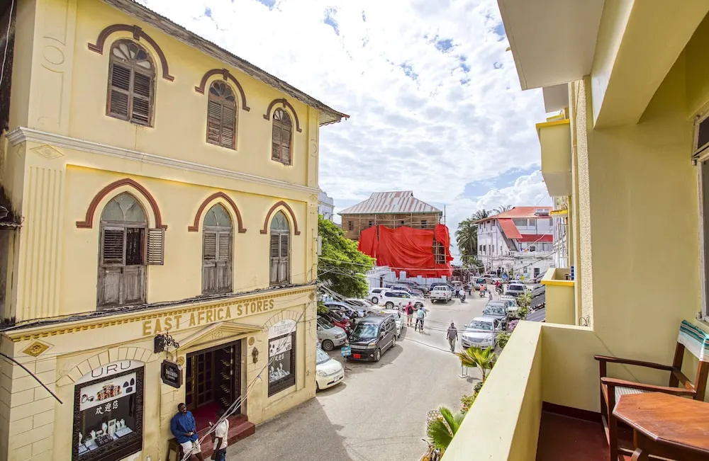 Tembo House Hotel