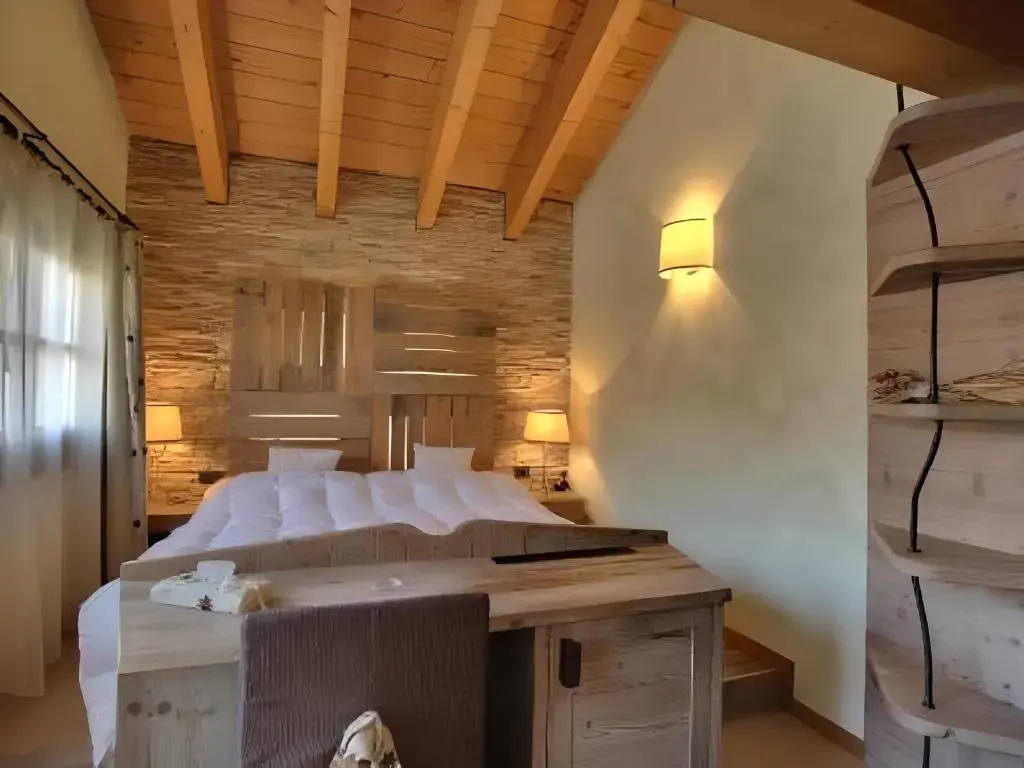 Standard Double room with balcony (full double bed)