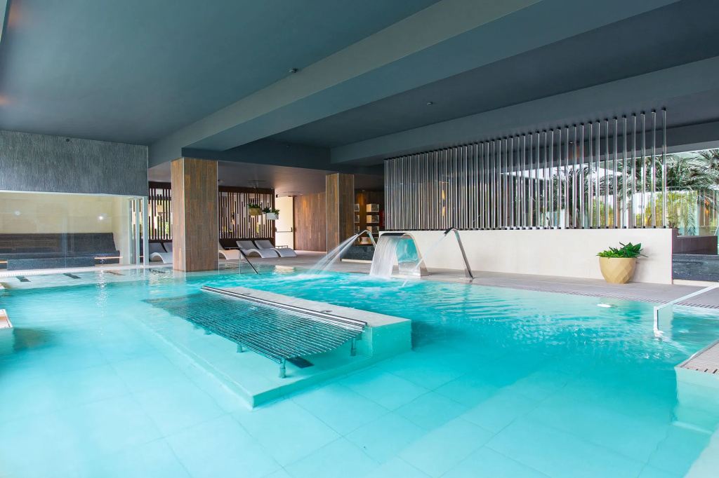 The Oasis by Don Carlos Resort - 4