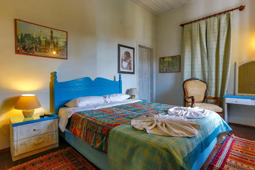 Standard Double room with balcony (full double bed)