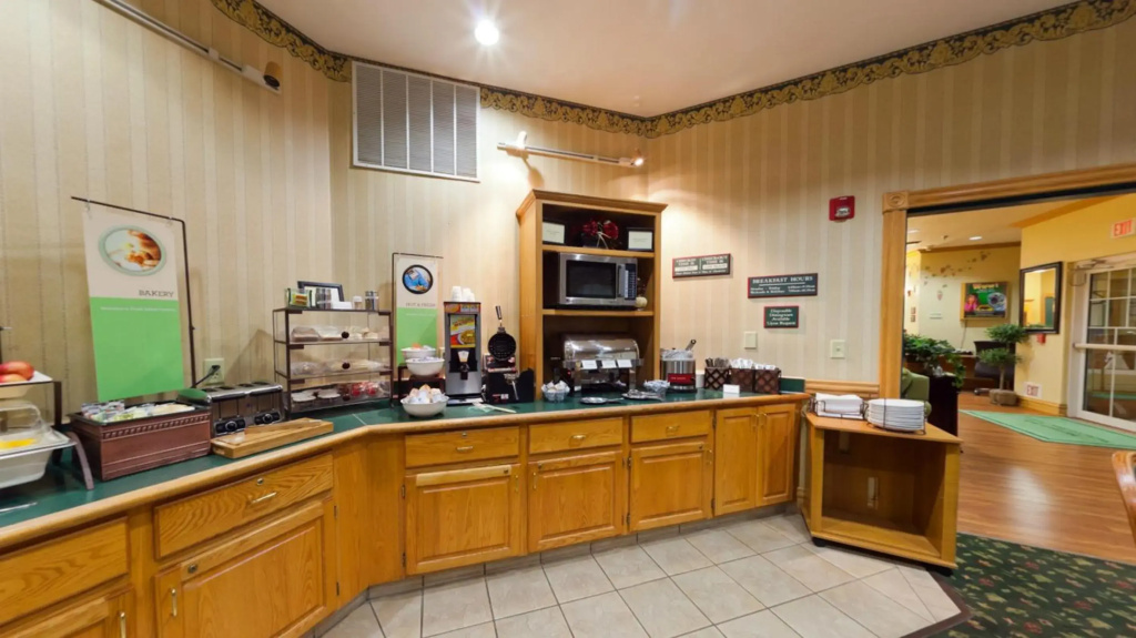Country Inn & Suites by Radisson, Salina, KS - фото 25