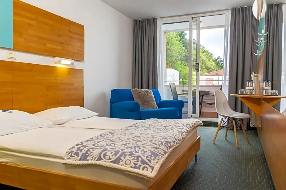 Standard room with balcony and with sea view