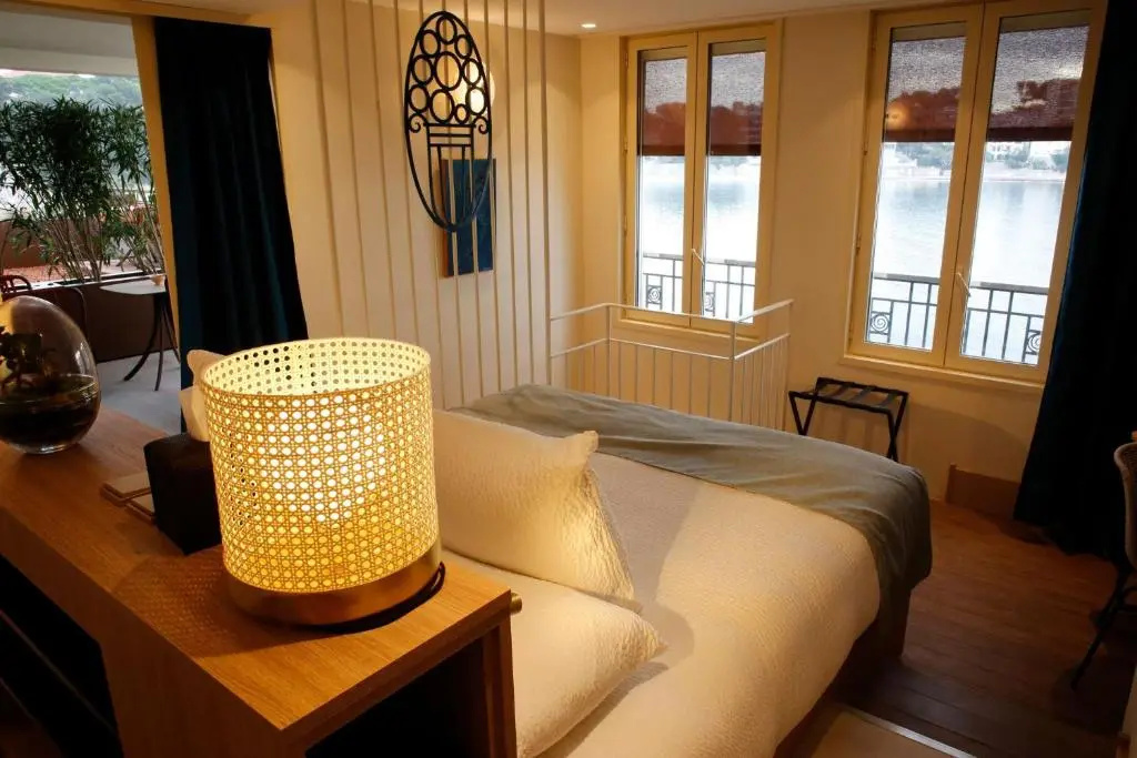 Superior Double room (full double bed)