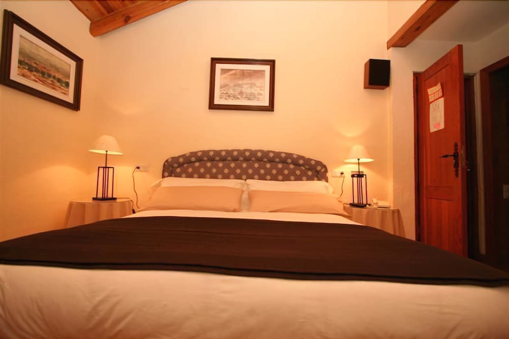 Vallibierna hotel by null