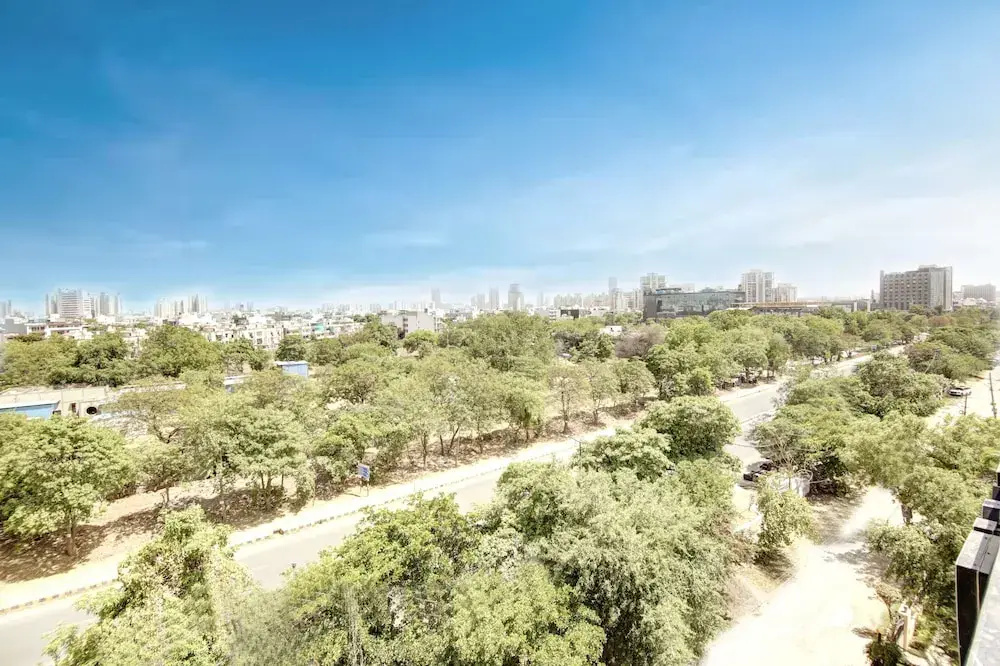 Saltstayz Select – Near Sohna Road City Center