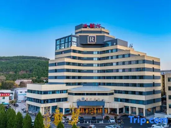 Jinan Huanghe Hotel（Hero Mountain Road）