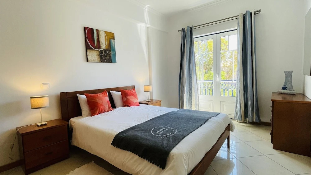 1 Bedroom Apartment with sea view