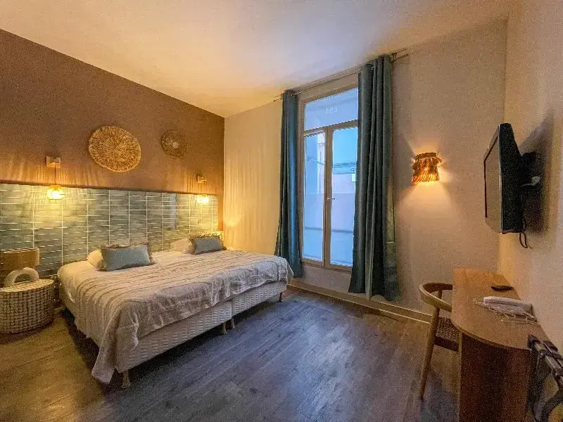 Superior Double room (full double bed)