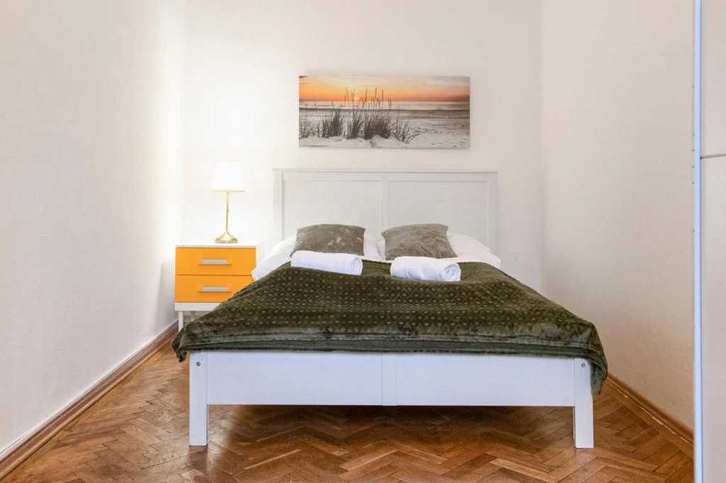 Fulfilling 2BR Apt. Very Central and Good Located