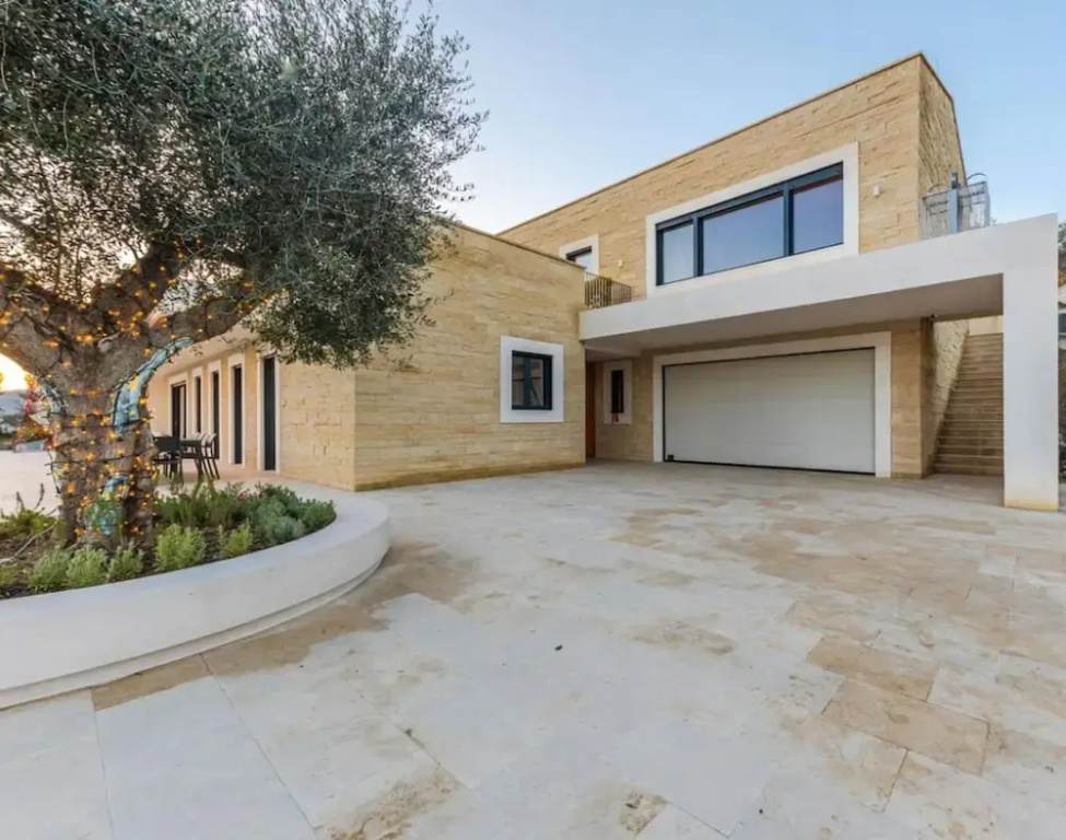 Jerina Mansion 6BR Villa With Private Pool