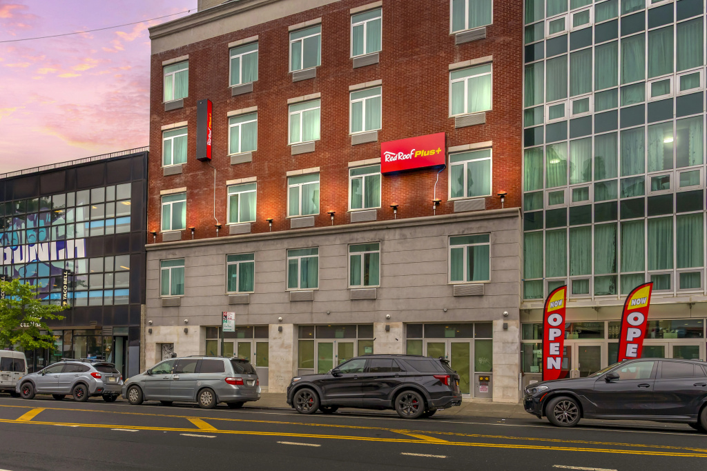Red Roof PLUS+ Brooklyn - Flatbush Ave