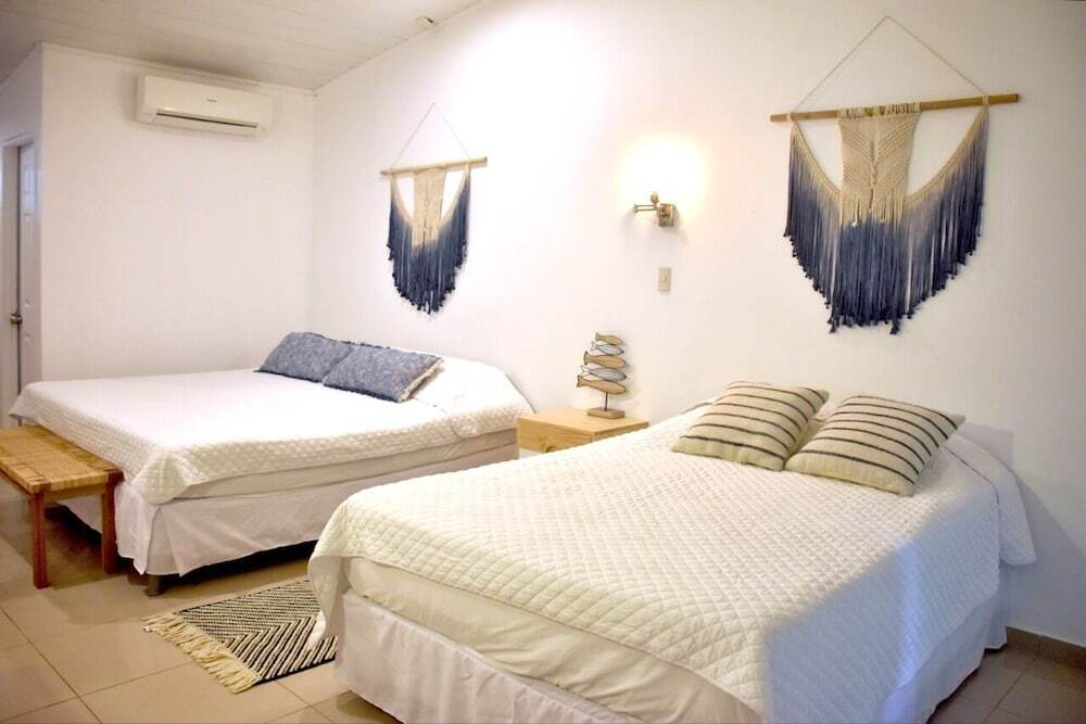 Coral Reef Surf Hostel and Camp by null