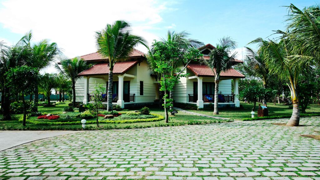 Golden Coast Resort & Spa