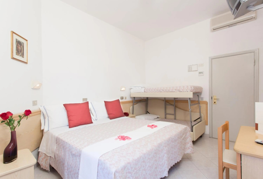 Hotel Cola Frontemare — 2