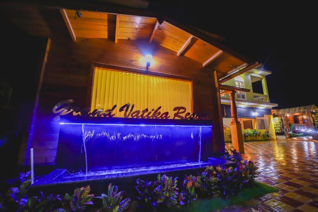 Grand Vatika Resort
