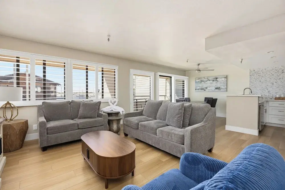 Luxury Double Family Suite with balcony and with harbour view (full double bed)
