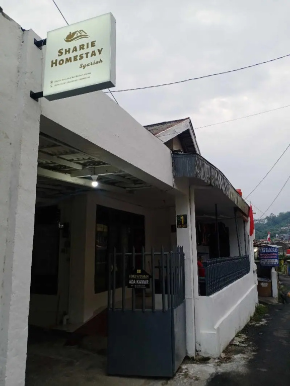 Express O 91597 Sharie Homestay Syariah