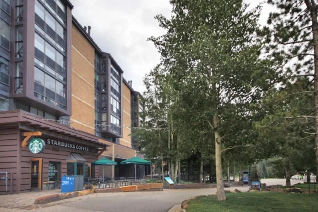 Mountain Plaza at Center Village by Copper Mountain Lodging