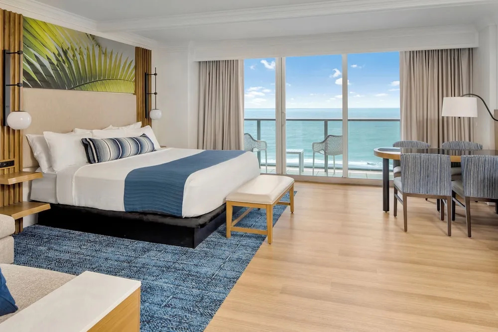 Deluxe Double room oceanfront (full double bed)