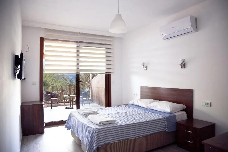 Standard Triple room with sea view
