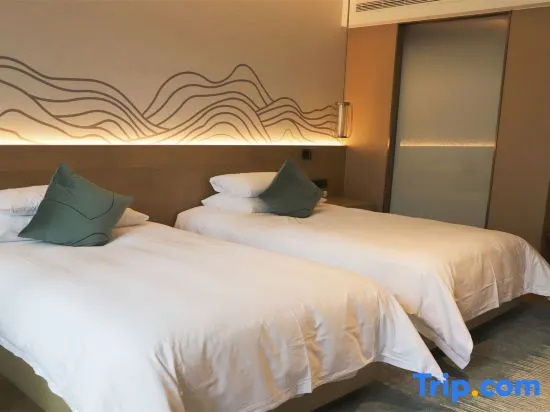 Deluxe room with courtyard view