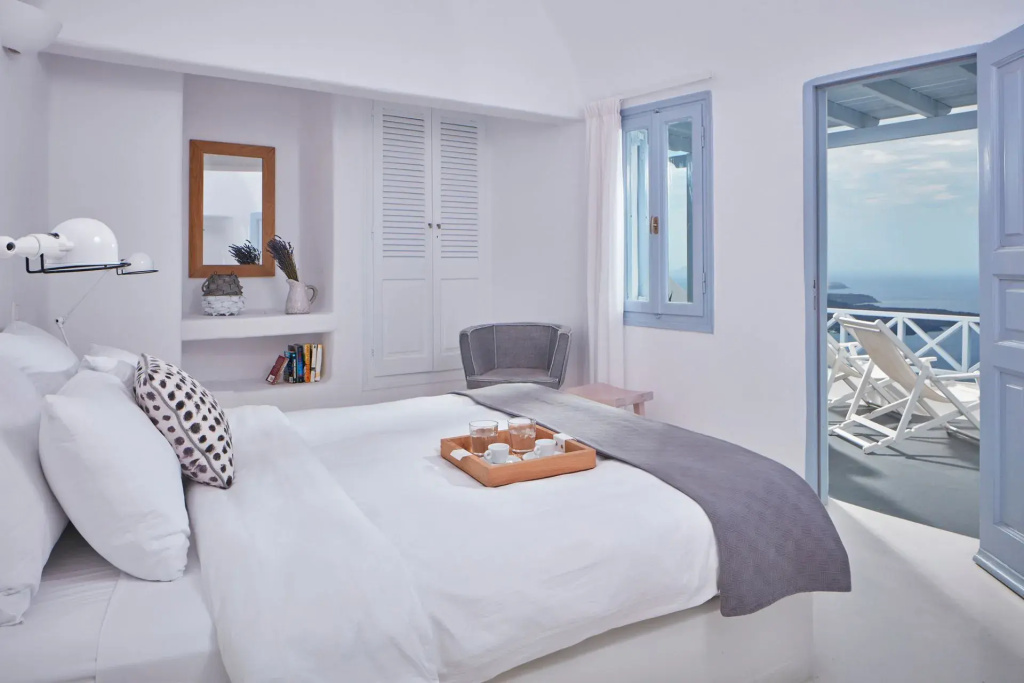 Superior Double room with mountain view (full double bed)