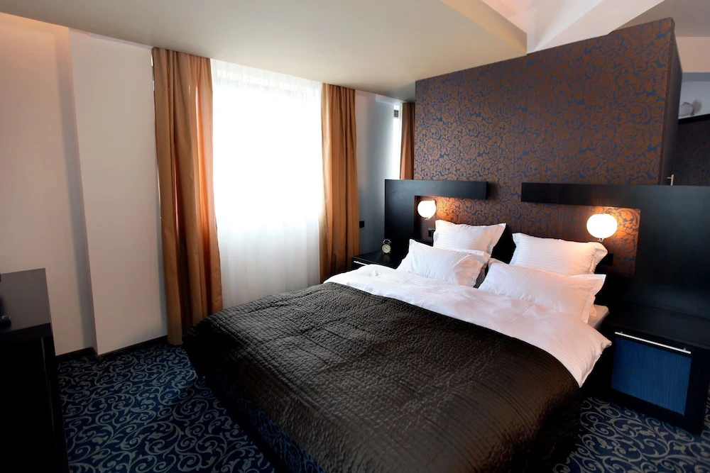 Executive Double room (full double bed)