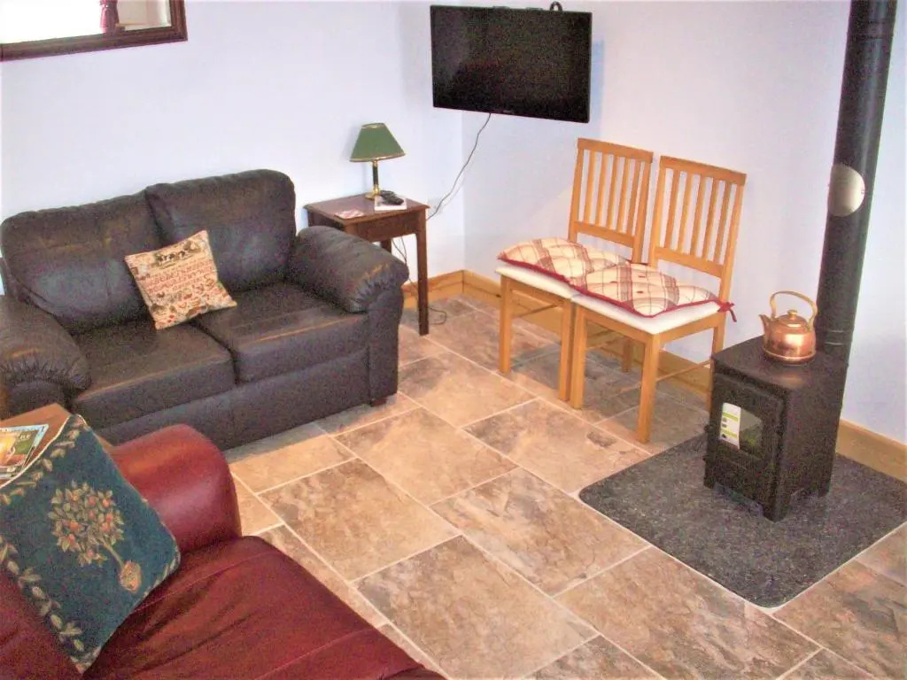 2 Bedrooms Cottage